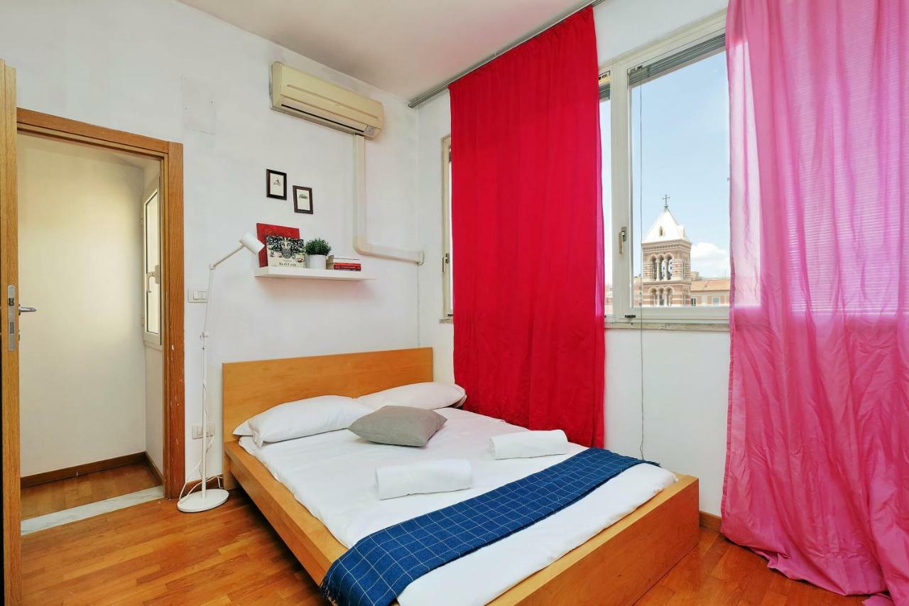 Via Firenze Terrace * Rom