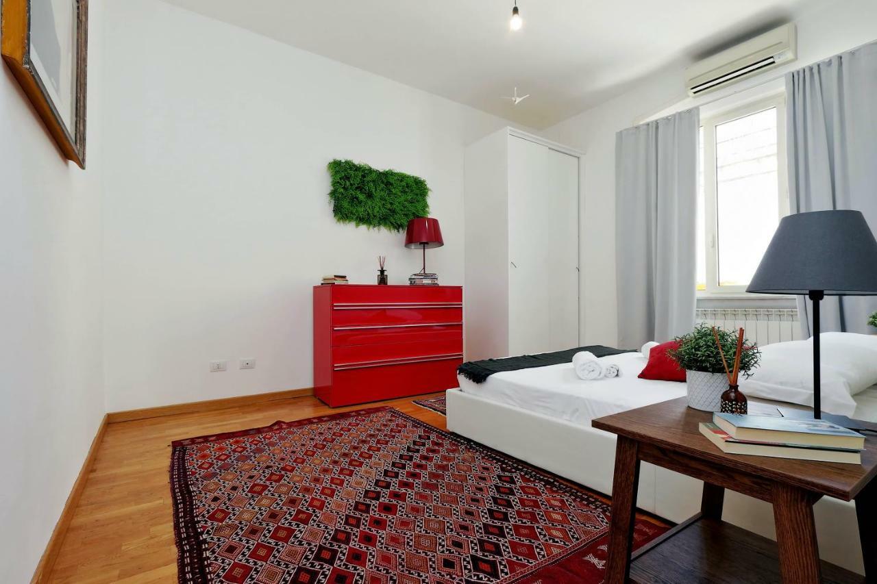 Via Firenze Terrace * Rom